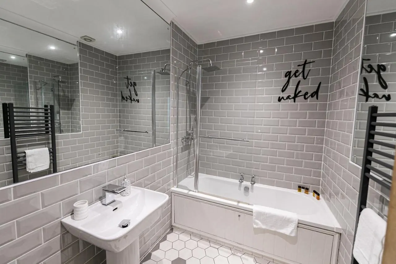 Cosy Urban Oasis - Quirky 2-Bed Town Centre Apartment Bournemouth